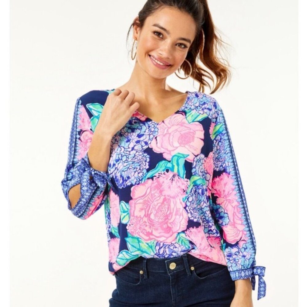 Lilly Pulitzer Pamela Top in High Tide Navy Hey Hey Bouquet